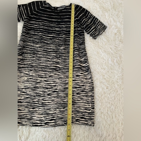 LIKE New, VINCE Black and Cream 100% Silk Shift with Pockets Dress, XS - Picture 11 of 16